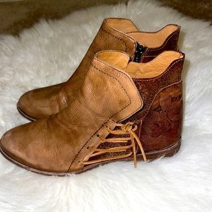 Vera Cruz *Sundance* leather ankle booties. EUC. Size 39.